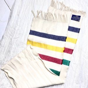 Hudson's Bay Iconic 4-stripe scarf